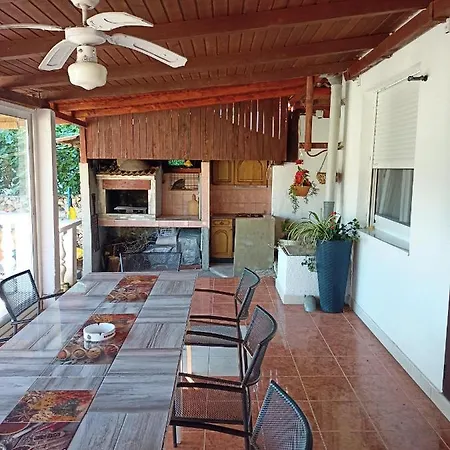 Ruza Dugi Otok Dragove