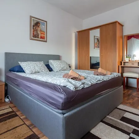 Ruza Dugi Otok Dragove