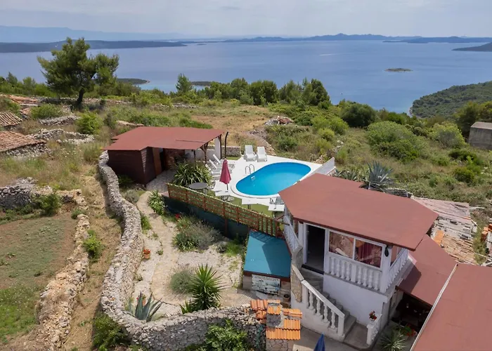 Ruza Dugi Otok Dragove