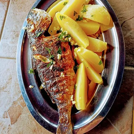 Ruza Dugi Otok Dragove