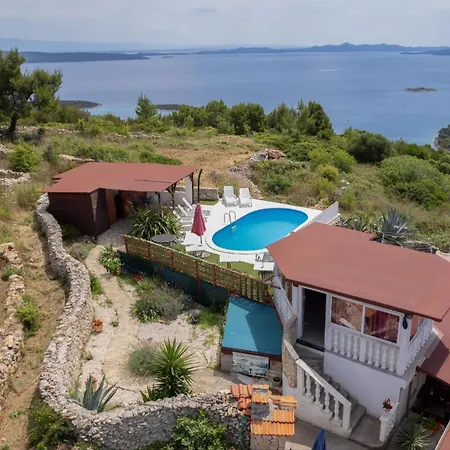 Ruza Dugi Otok Dragove